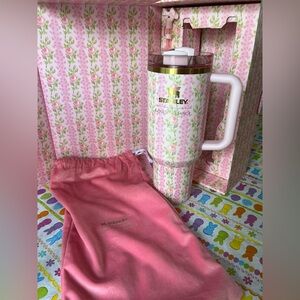 Stanley X Love Shack Fancy Quencher Tumbler 40 Oz Blooming Heirloom